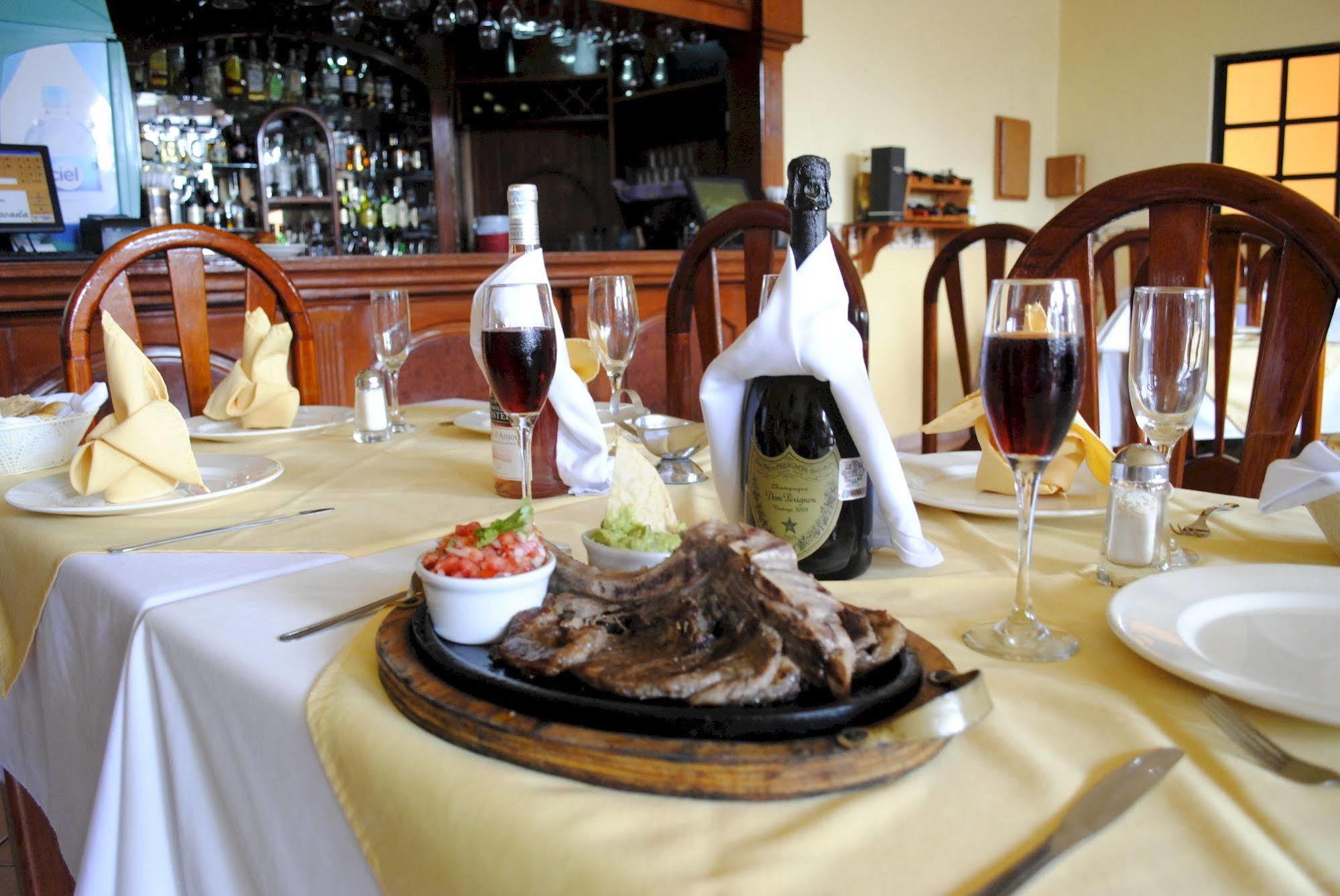 Hotel Arcos Del Parque Acayucan 외부 사진